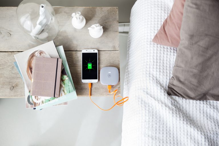 ZENS Portable Power Pack - Wireless Rechargeable